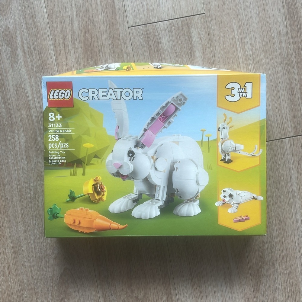 LEGO Creator White Rabbit Building Set - White, Pink, Orange, Green, Yellow